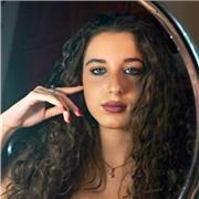 He estudiado música desde los 8 años y tengo mucha experiencia en solfeo y clarinete. Además, he sido profesora de zumba.